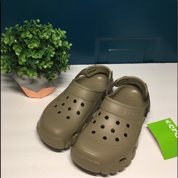 crocs offroad khaki